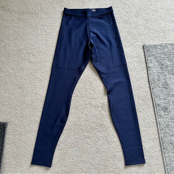 Alo Yoga - High Waist 4 Pocket Utility Legging (Navy Blue) - Picture 2 of 15